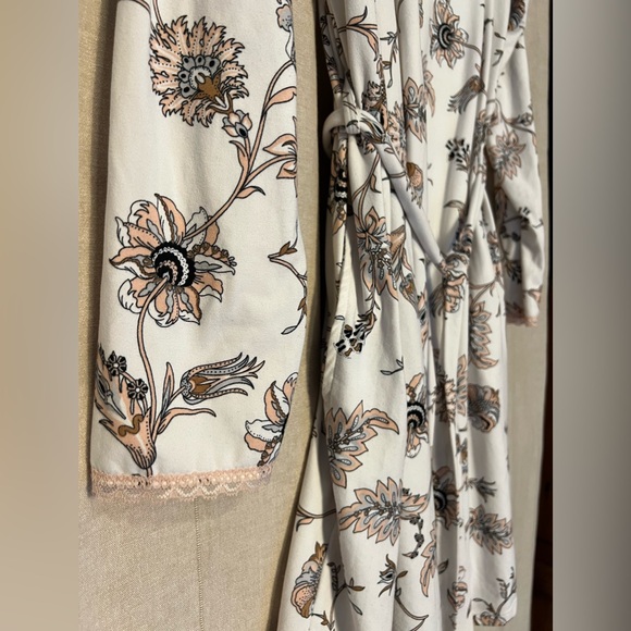 🤍 La Vie En Rose So Soft Floral House Coat - Picture 5 of 9